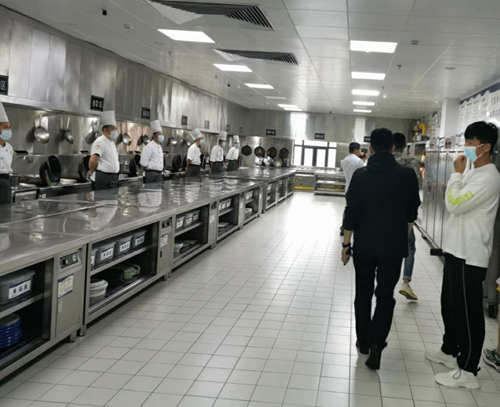 黑龙江省黑河市市场监管局 抓好餐饮管理 保障食品安全，让群众吃得放心